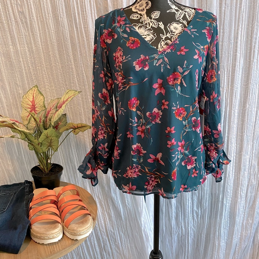 Women’s Long Sleeved Blouse